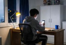 明年1月1日起，向好友私发淫秽信息也违法-程序员中文网